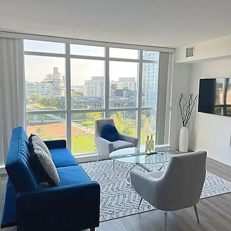 Modern Condos By Cn Tower With Parking
